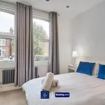 Last-Minute Reserve L Exclusive Offer L Delightful 2-Bedroom Apartment In Tufnell Park L Sleeps Up To 5 Guests L By Live London Short Lets & Serviced Accommodation L